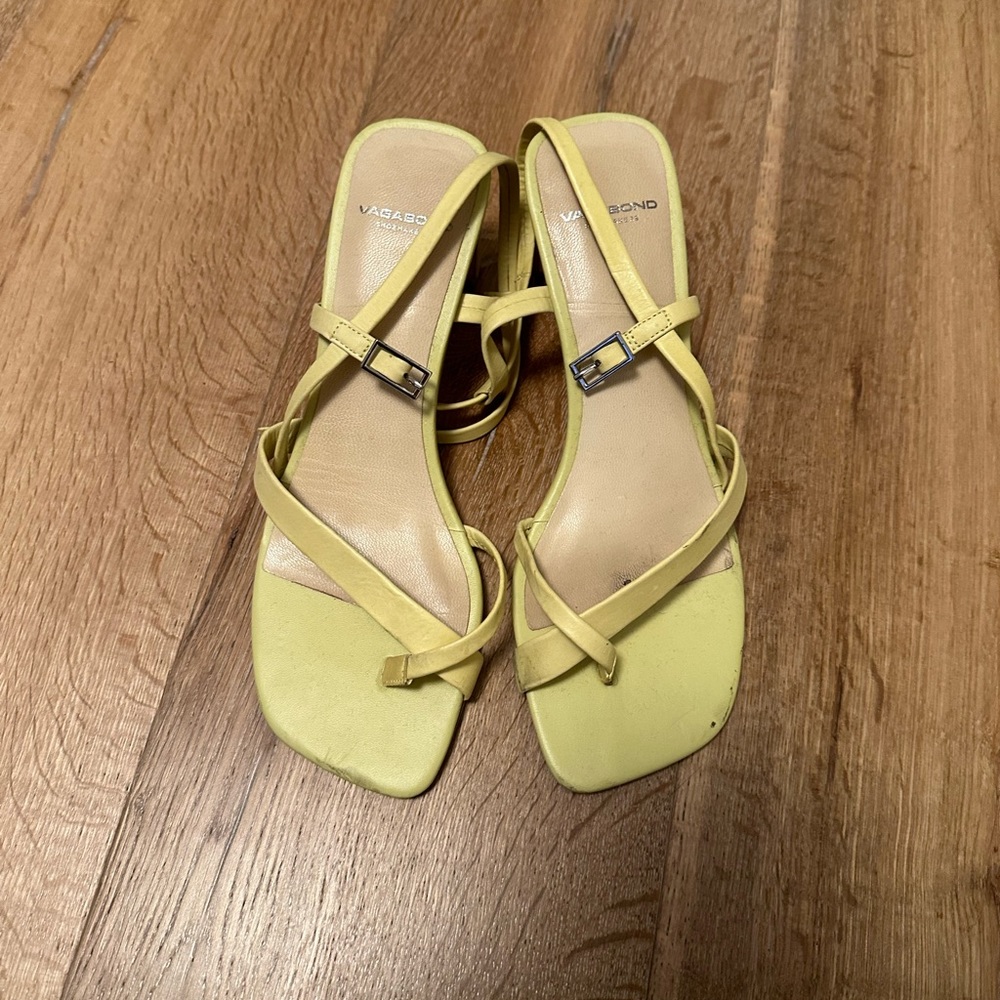 Vagabond yellow strap heels